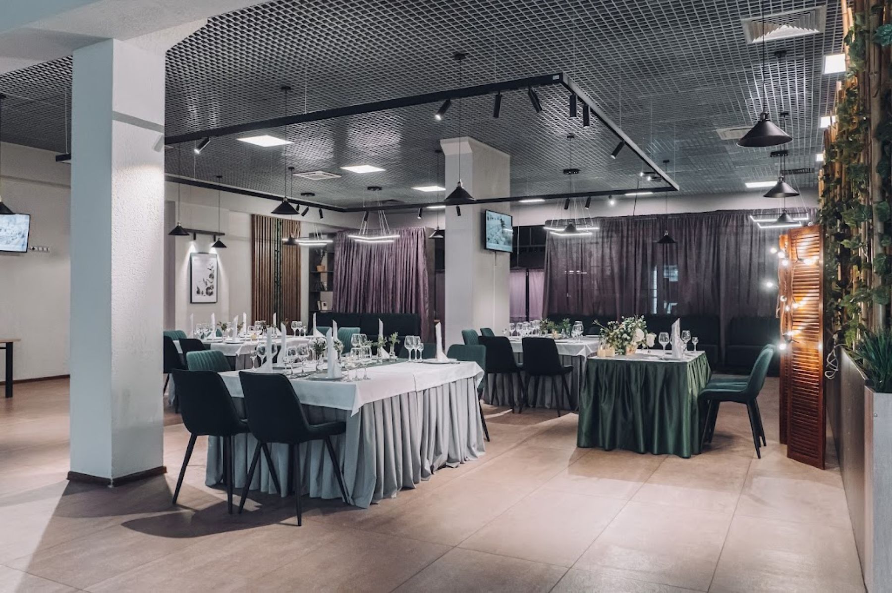 Современный банкетный зал в Санкт-Петербурге