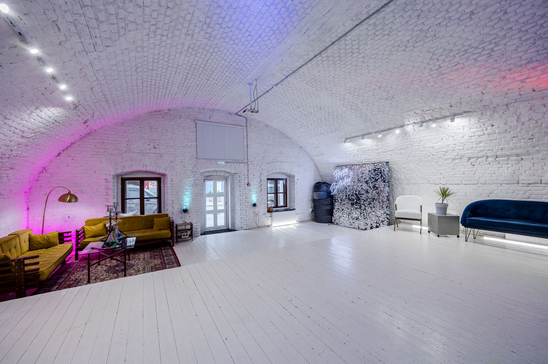 Зона для мероприятий в лофте