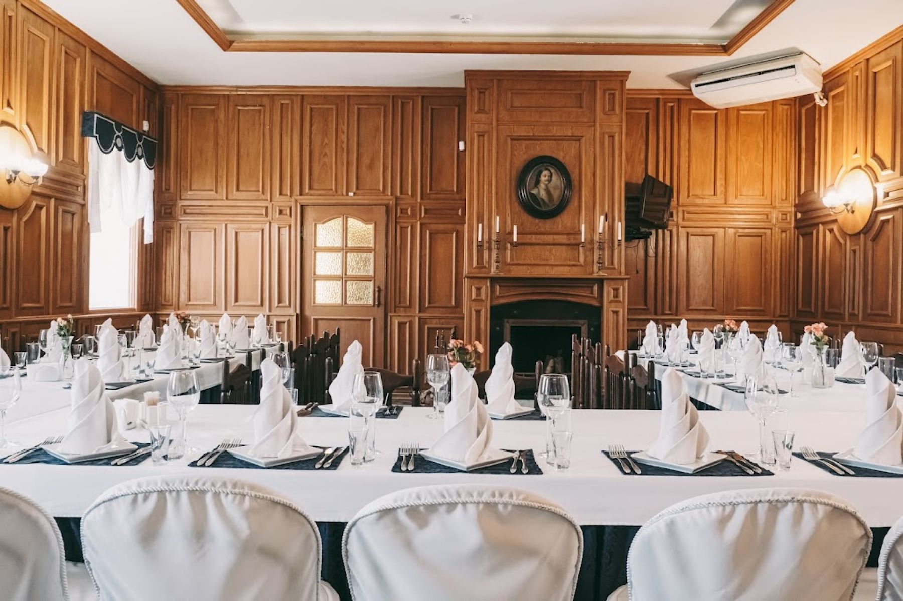 Интерьер ресторана Алекс Хаус