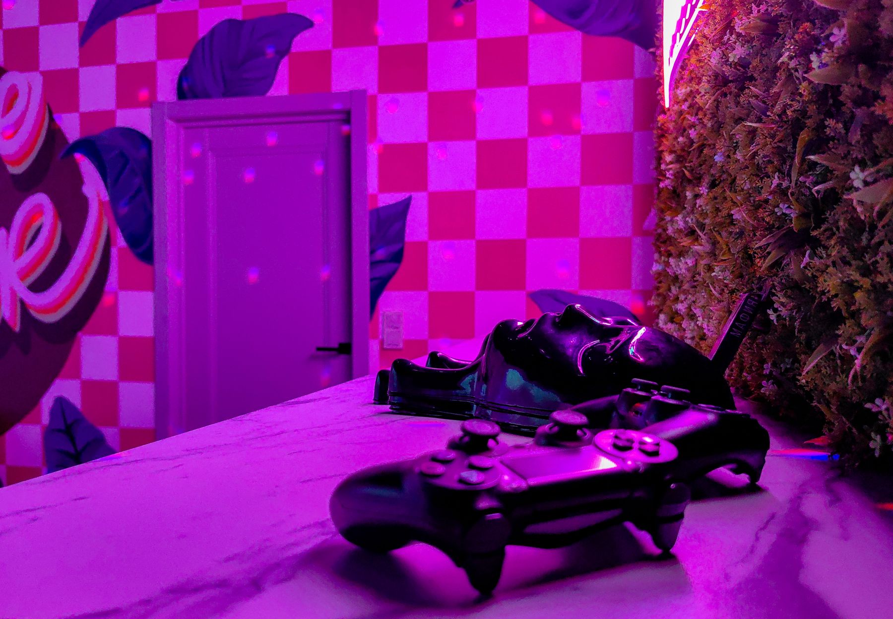 Лаундж-зона с мягкой мебелью в лофте