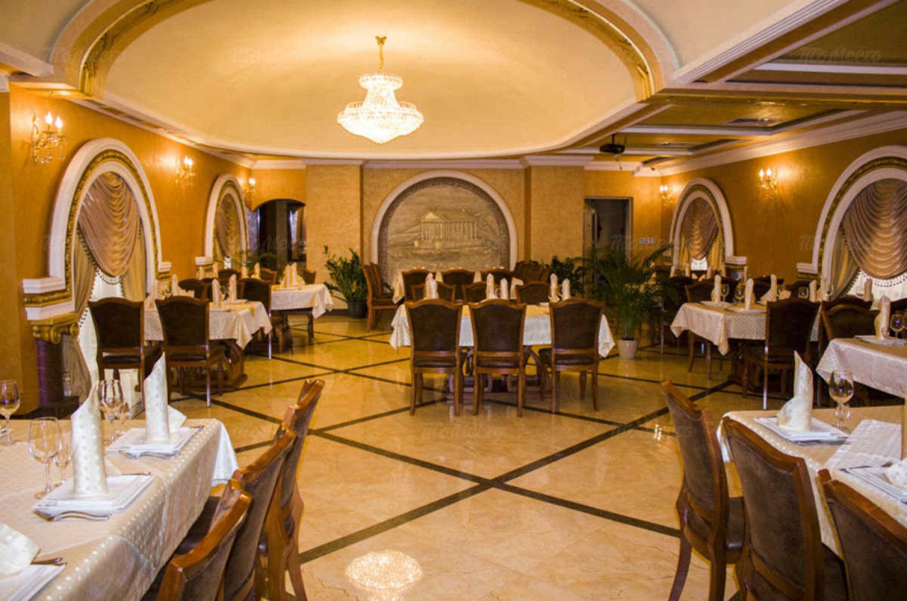 Внутренний интерьер ресторана «Арин-Берд»