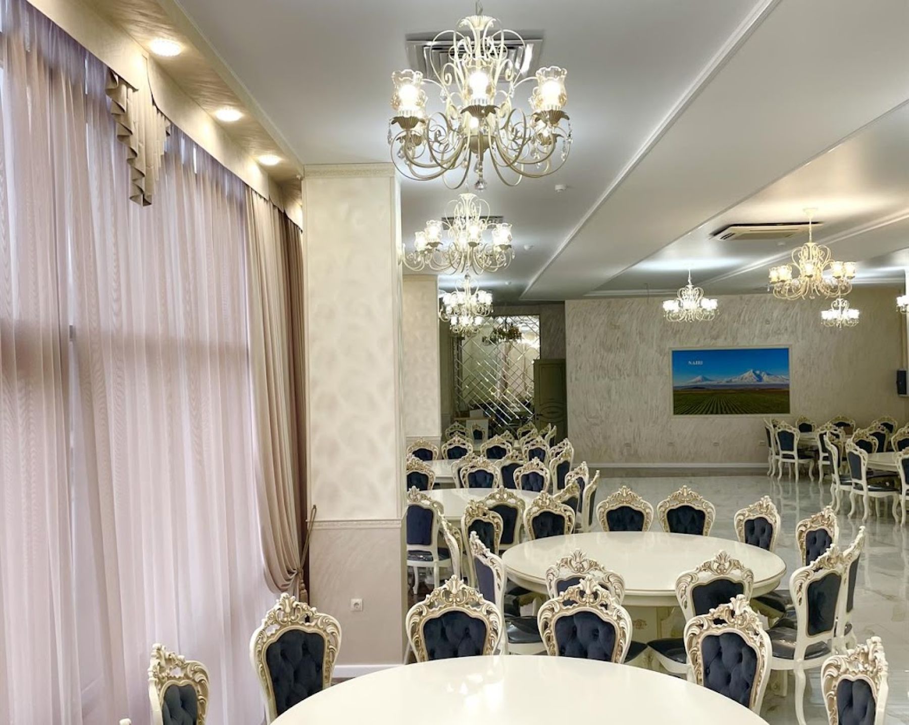 Интерьер ресторана «Nairi»