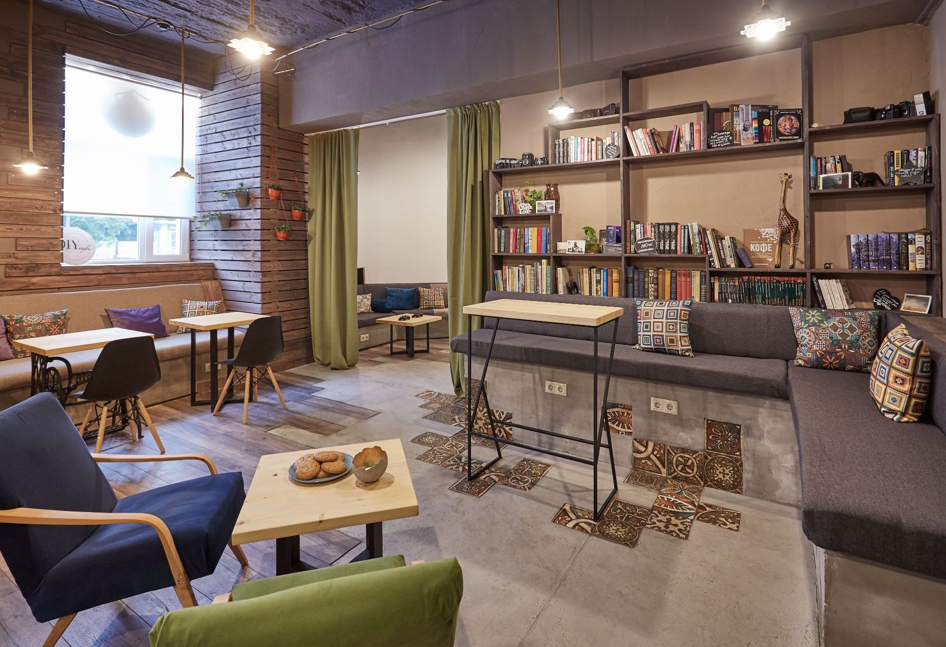 Лофт DIYcafe - зона для отдыха и общения