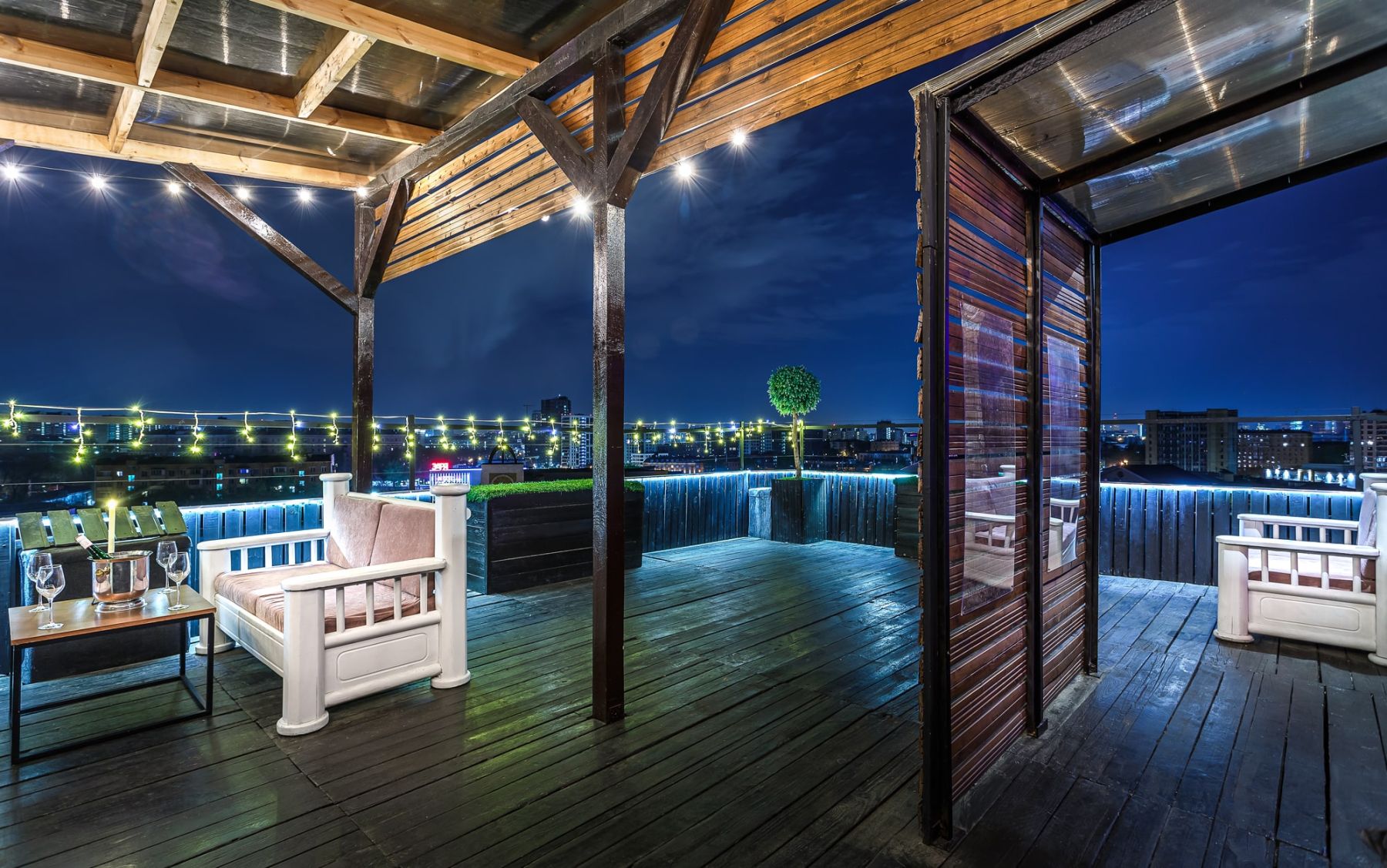 Зона для мероприятий в лофте HIGH LIGHT