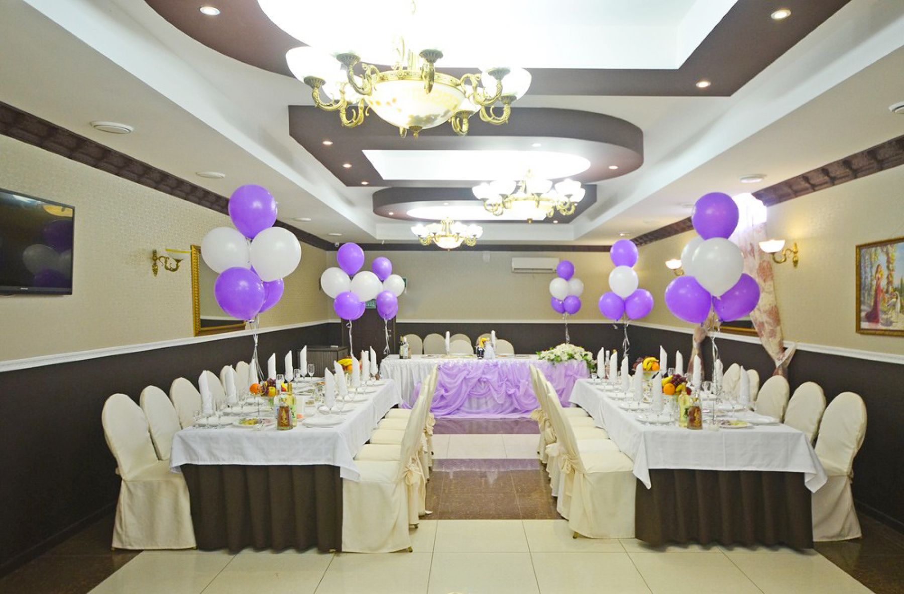 Интерьер ресторана Gold в Волгограде