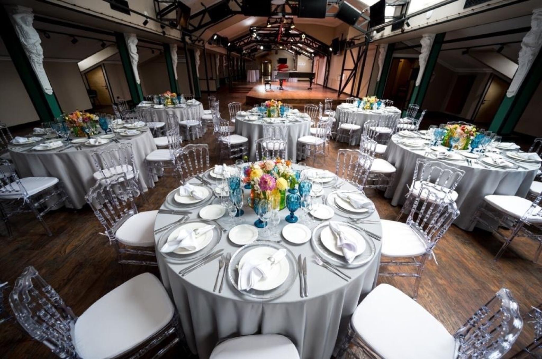 Сцена для мероприятий в Фабрике