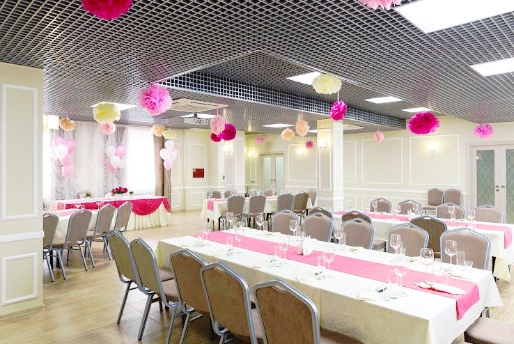 Интерьер ресторана Tessa & Bigly