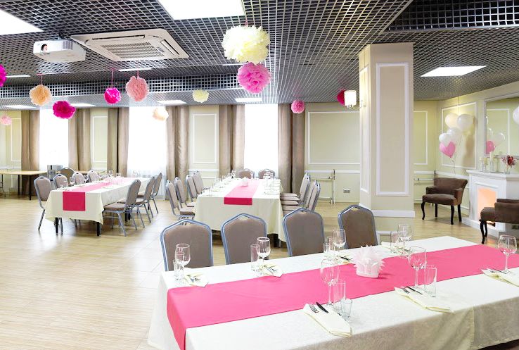 Оформление мероприятия в ресторане Tessa & Bigly