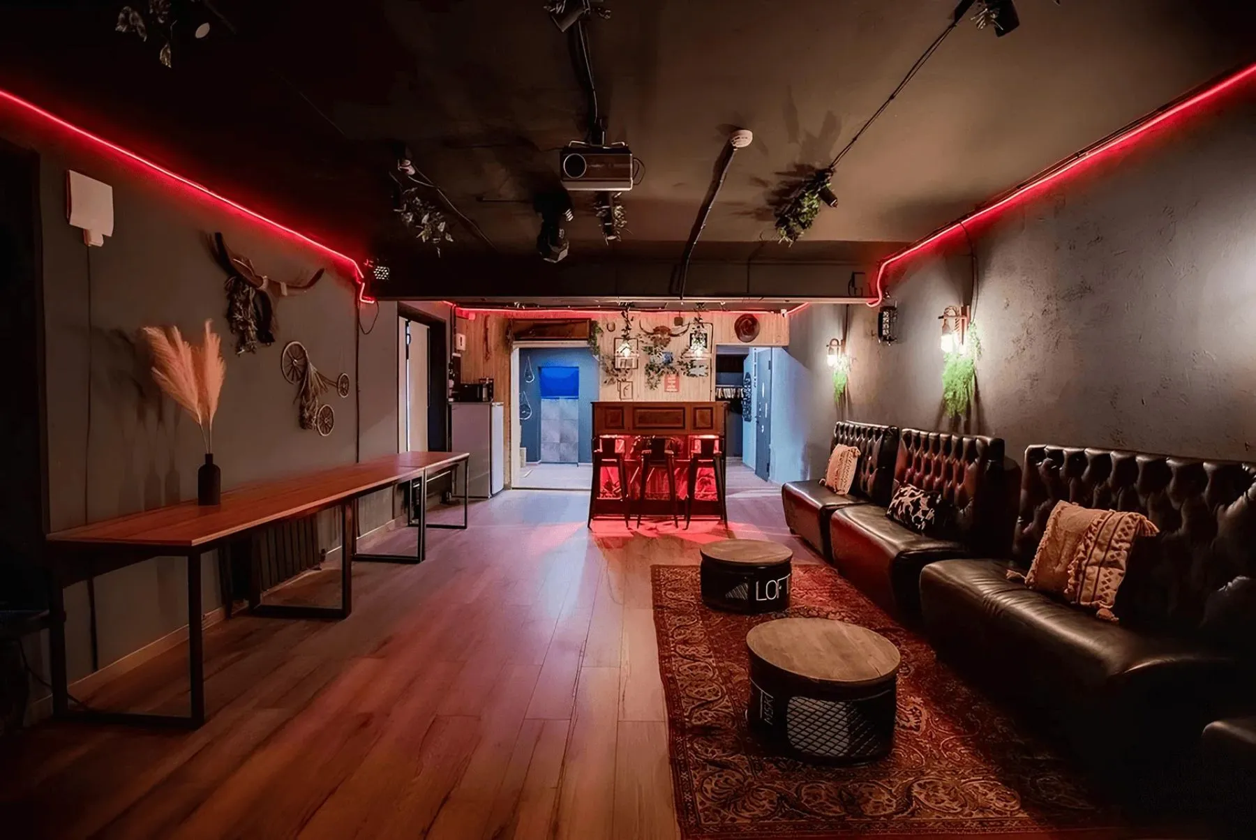 Интерьер лофта WILD WEST