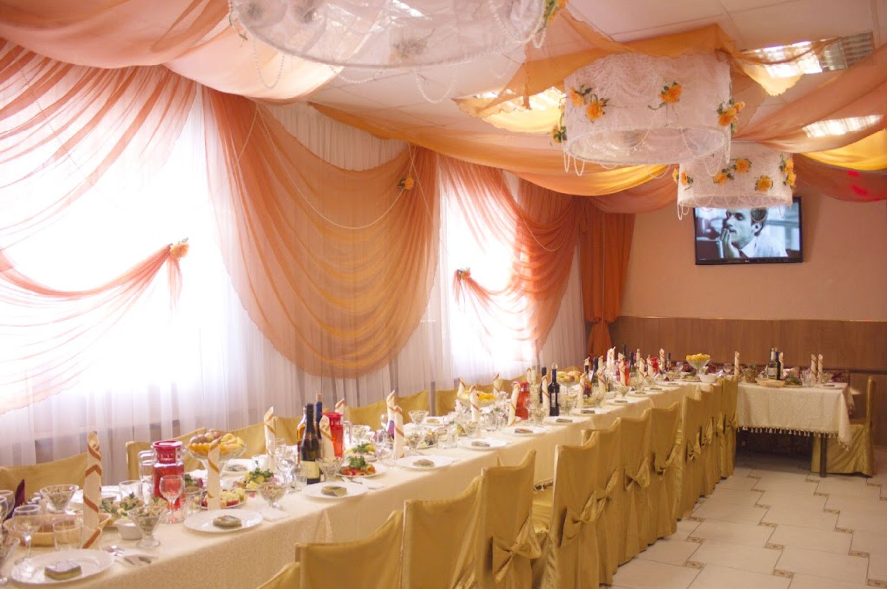 Уютное пространство для мероприятий в кафе «Марьяж»