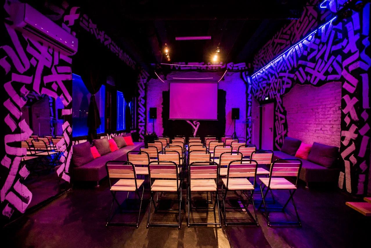 Дизайнерский интерьер лофта X13