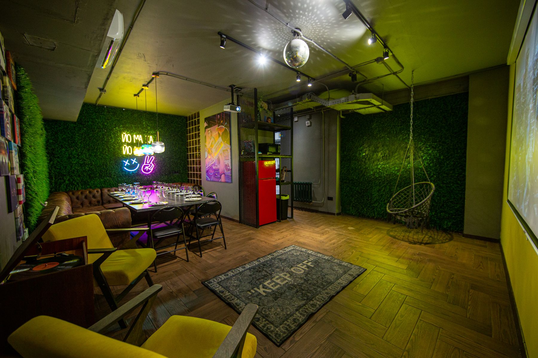 Интерьер Radiola Loft с панорамными окнами