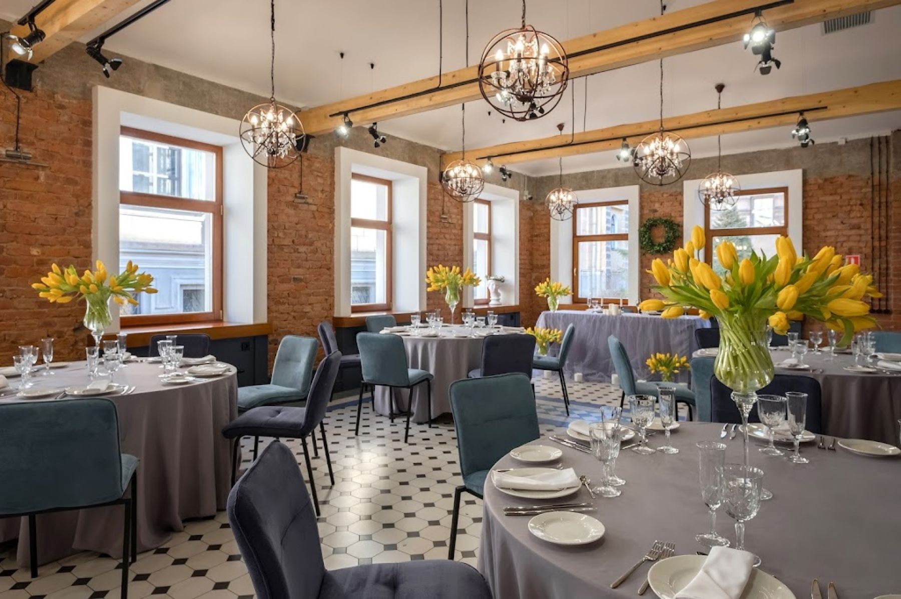 Интерьер банкетного зала Верона Лофт