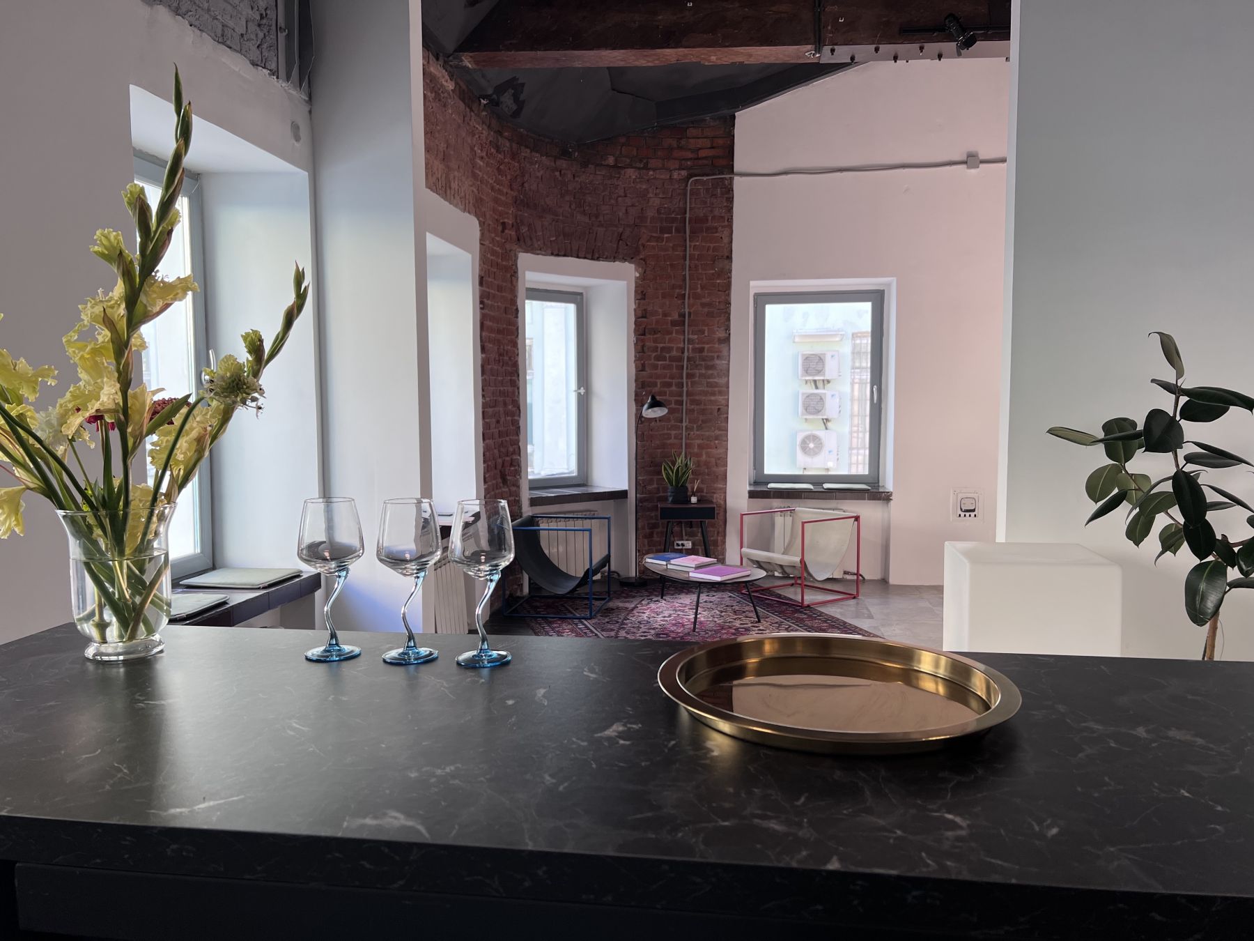 Стильный бар в особняке на Тверской