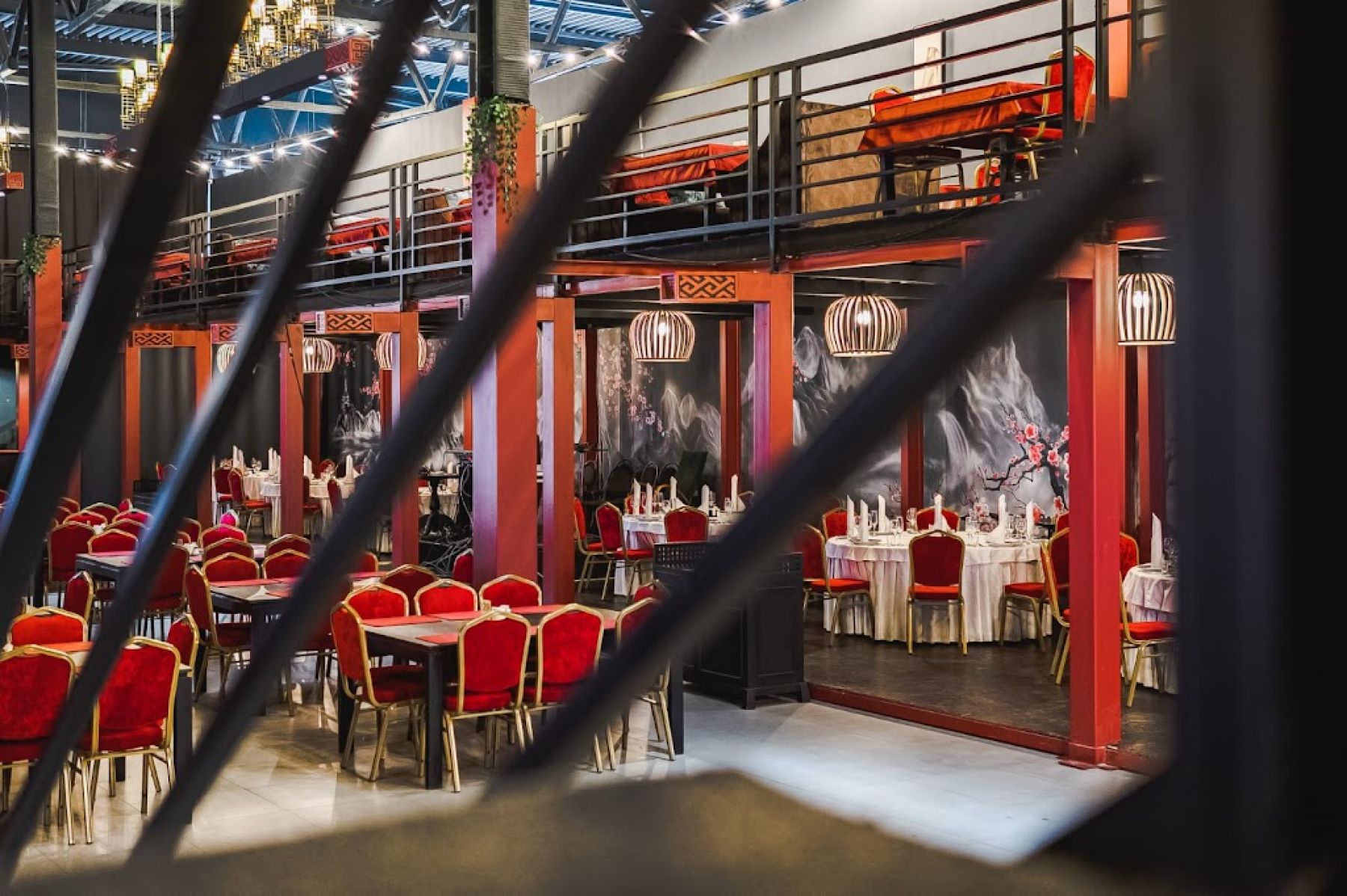 Уютная атмосфера ресторана ЦИНЬ АРЕНА