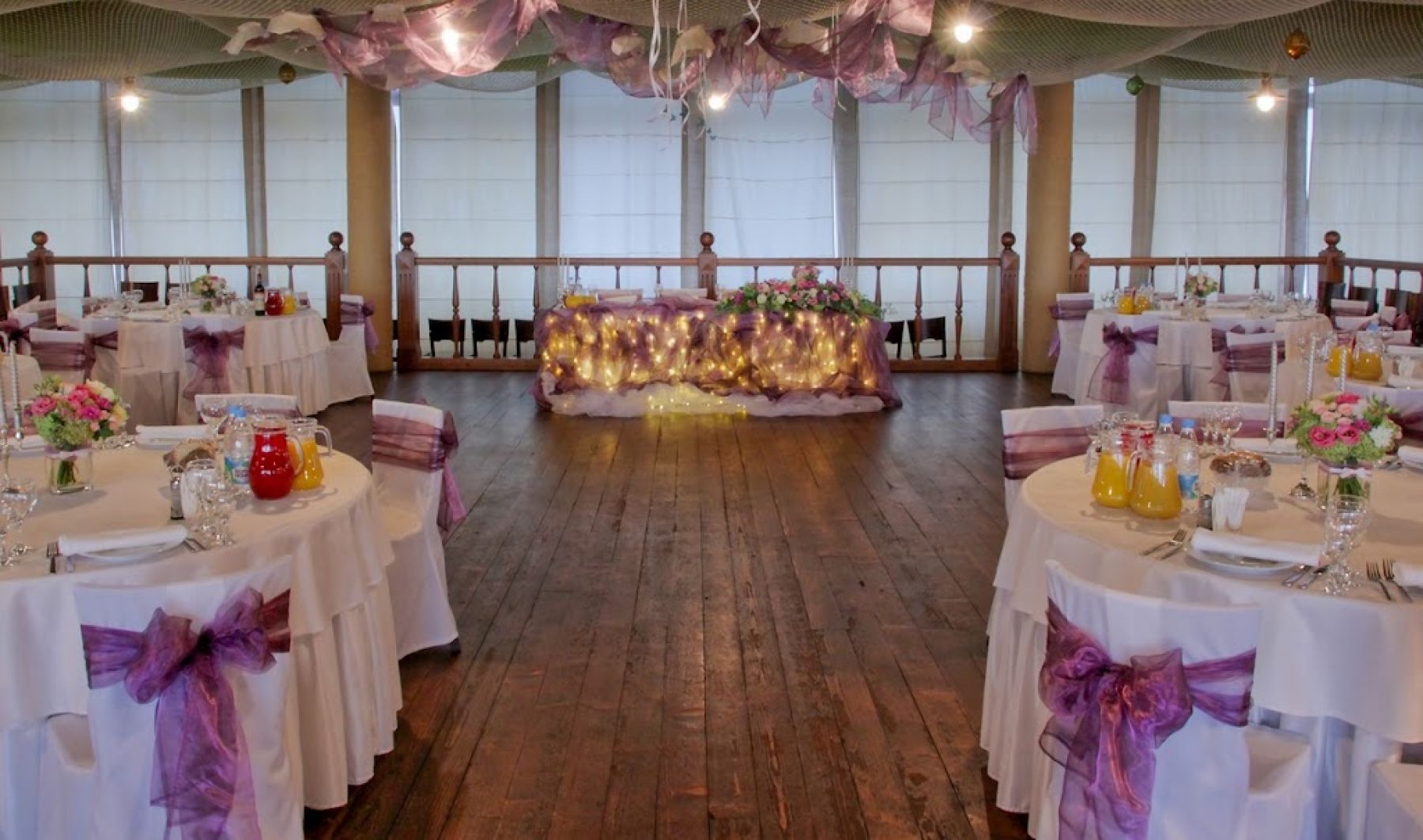 Зал для мероприятий в ресторане Беринг