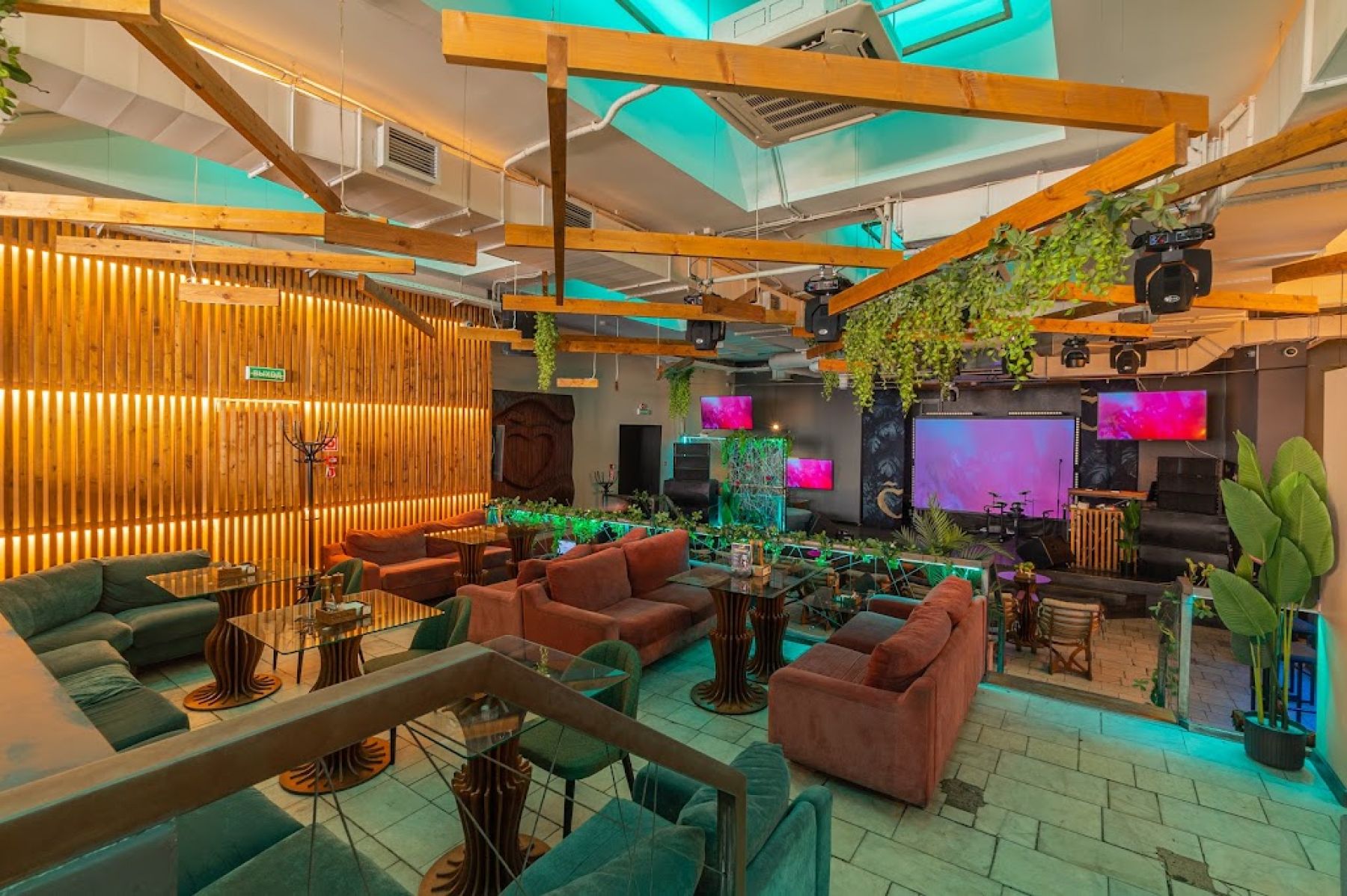 Фасад ресторана Cherish в Санкт-Петербурге