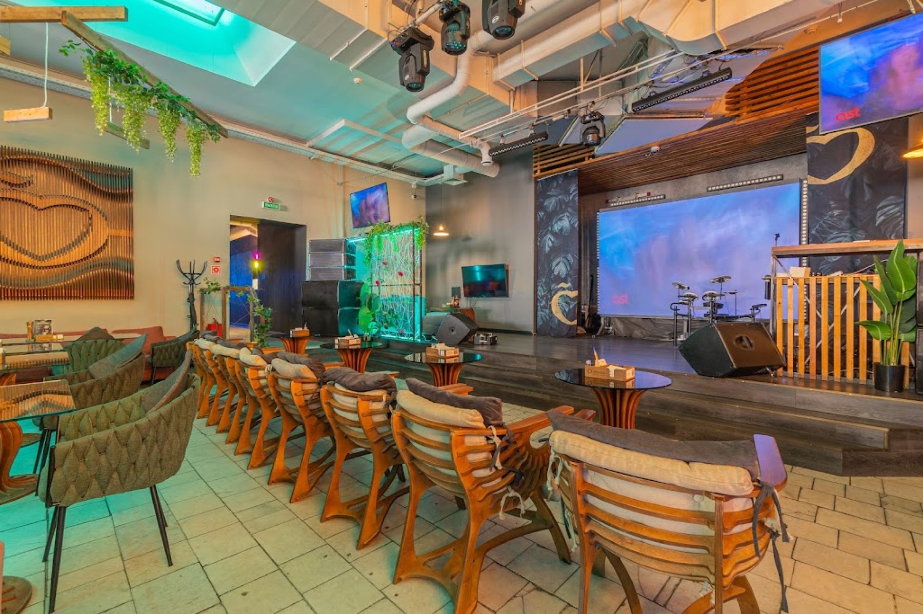 Уютная атмосфера в ресторане Cherish