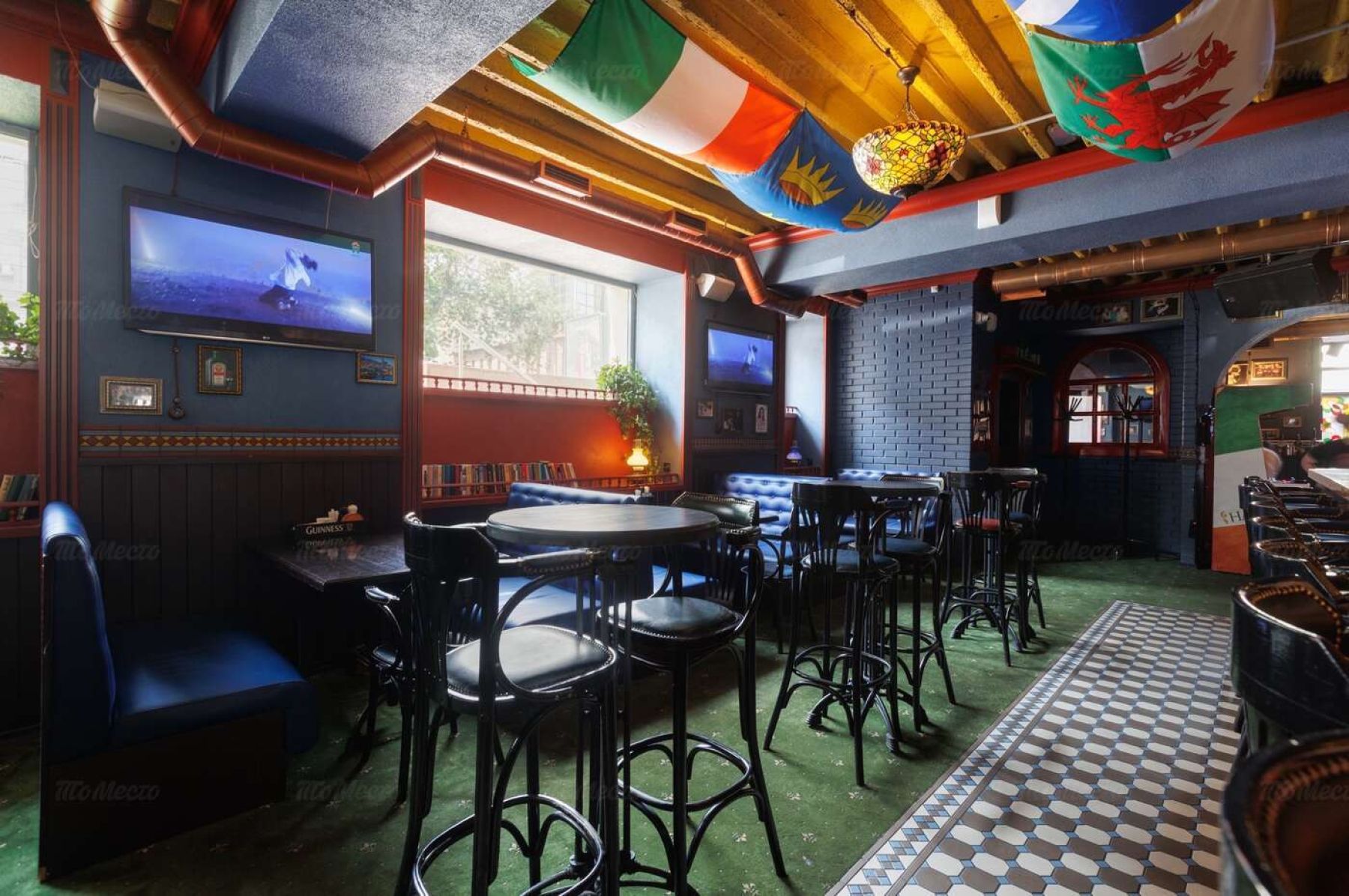 Коктейли и напитки в ирландском ресторане Harat's