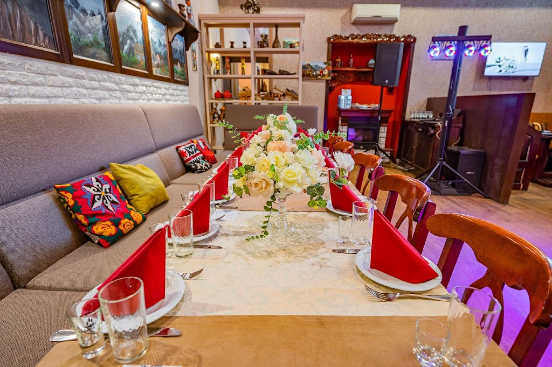 Уютная атмосфера ресторана Хинкали