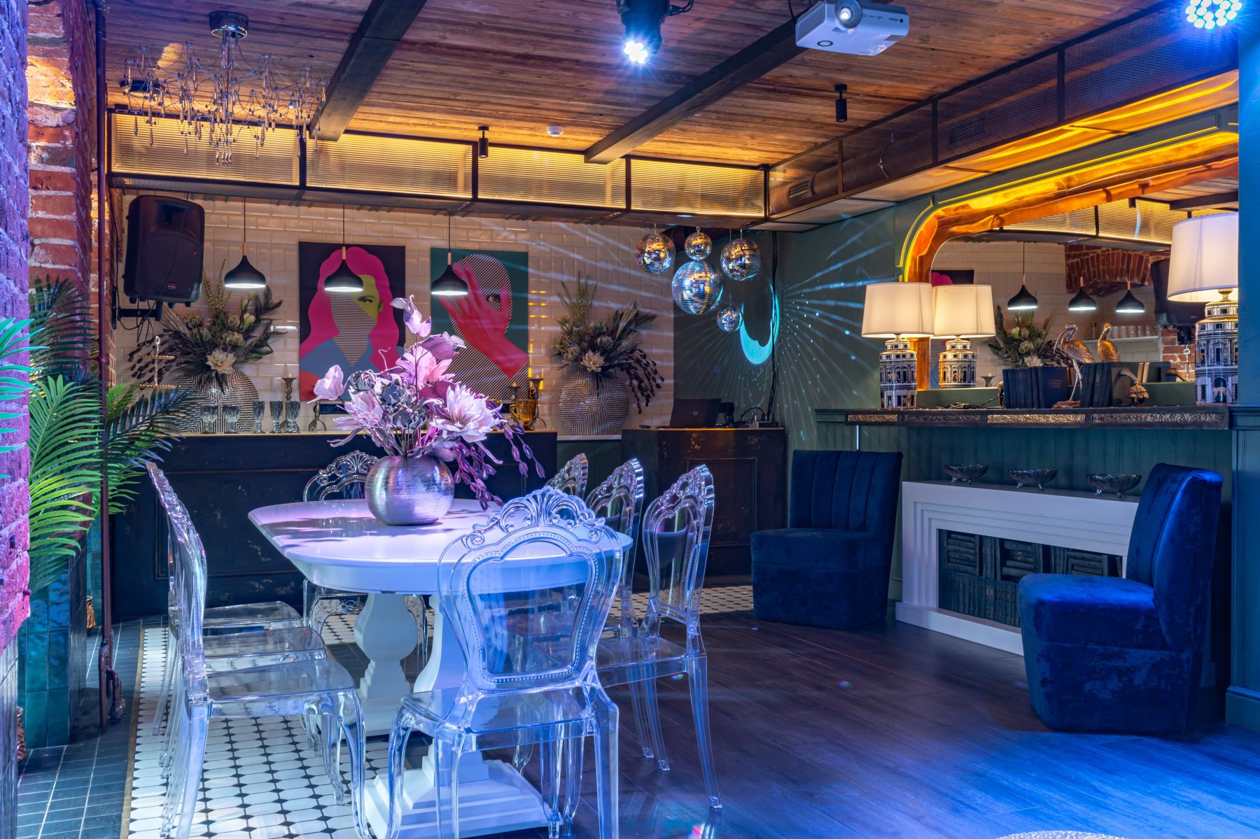 Кирпичная стена лофта на Курской