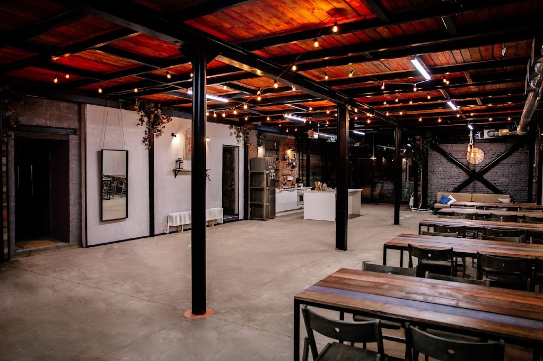 Лаунж-зона лофта Campus с кулером