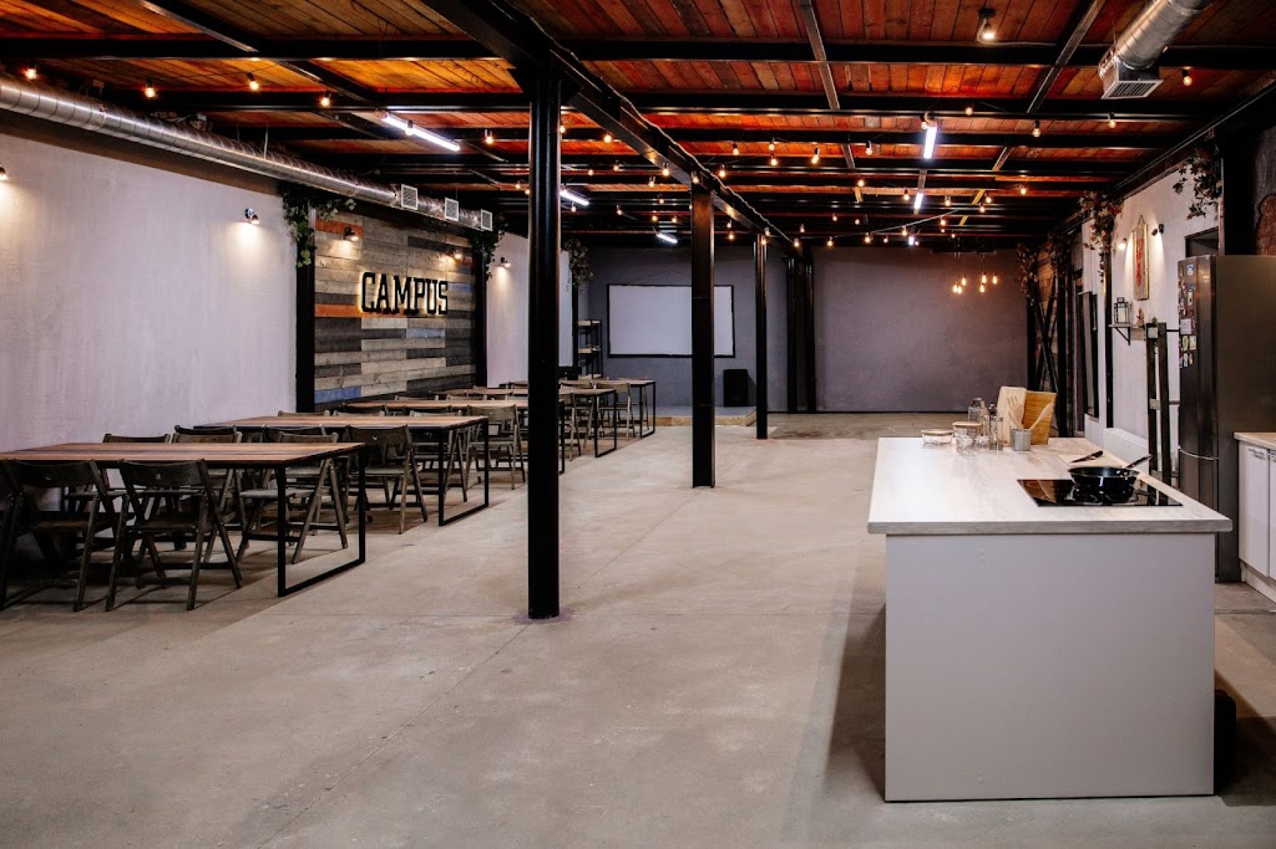 Кухня в лофте Campus для кейтеринга