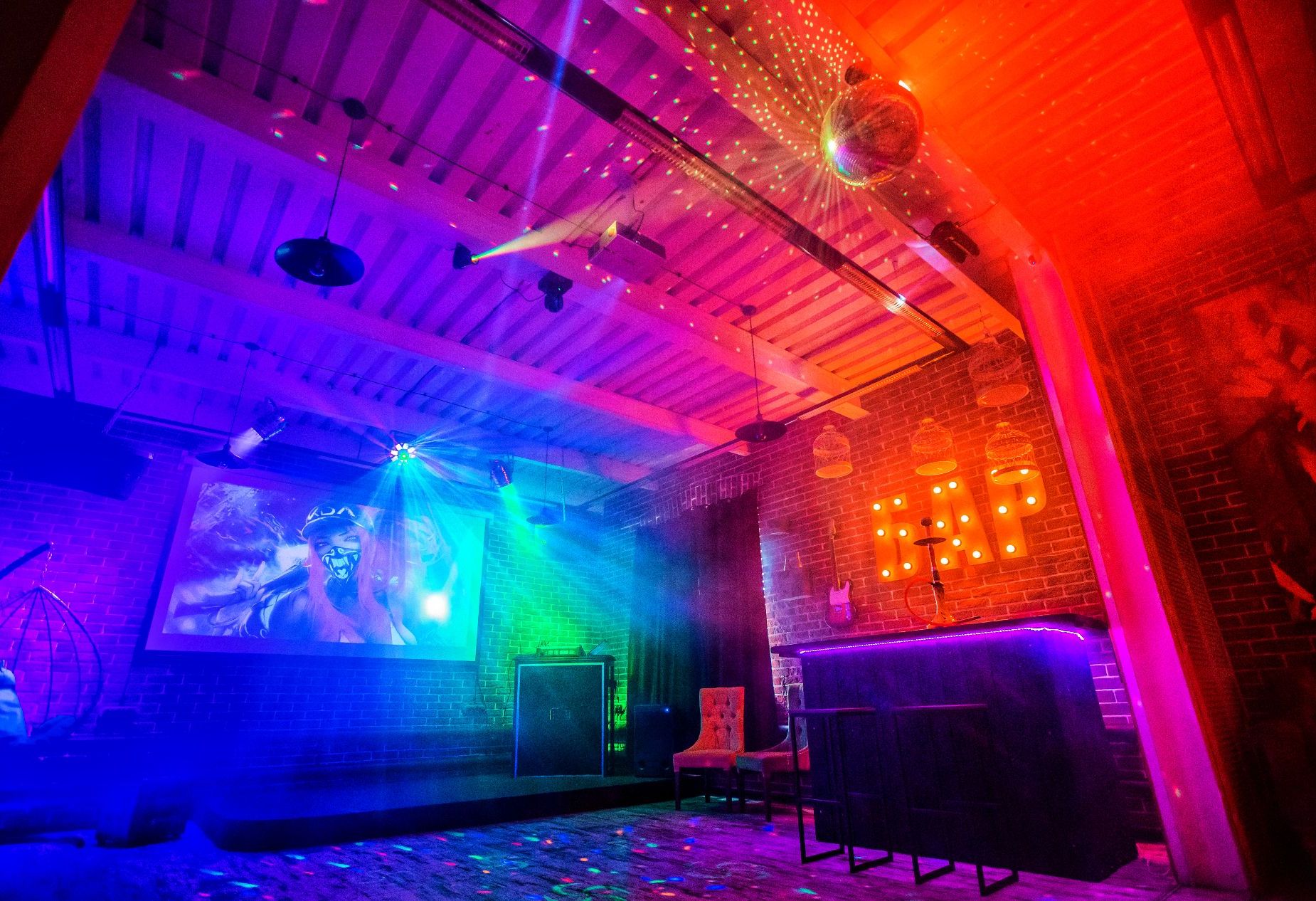 Оборудование для мероприятий в лофте