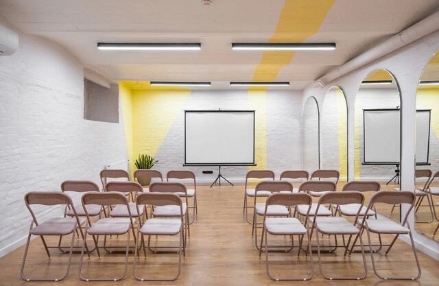 Оборудование зала P17 для мероприятий