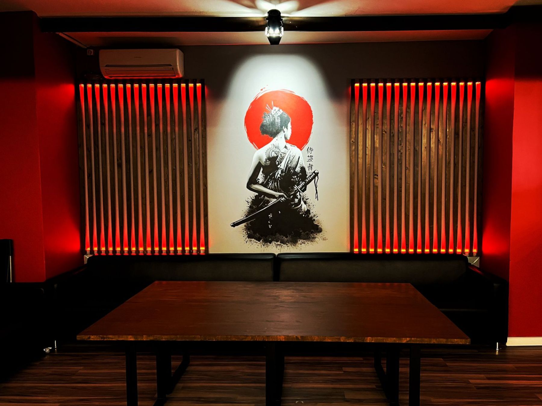 Уютный уголок для отдыха в лофте ТОКИО