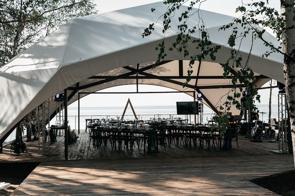 Приветственная зона в банкетном шатре