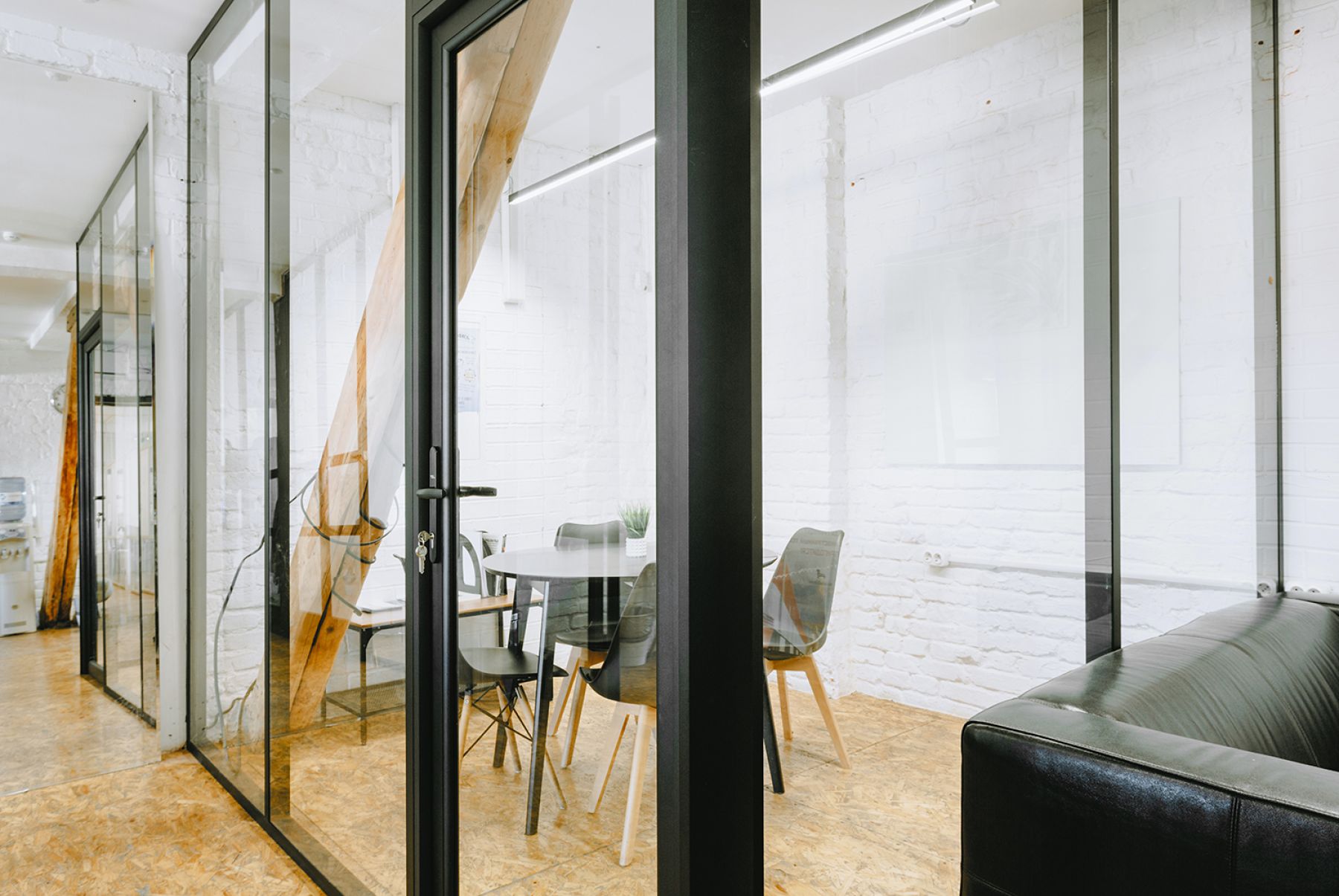 Площадь 100 м² для мероприятий в Room 9