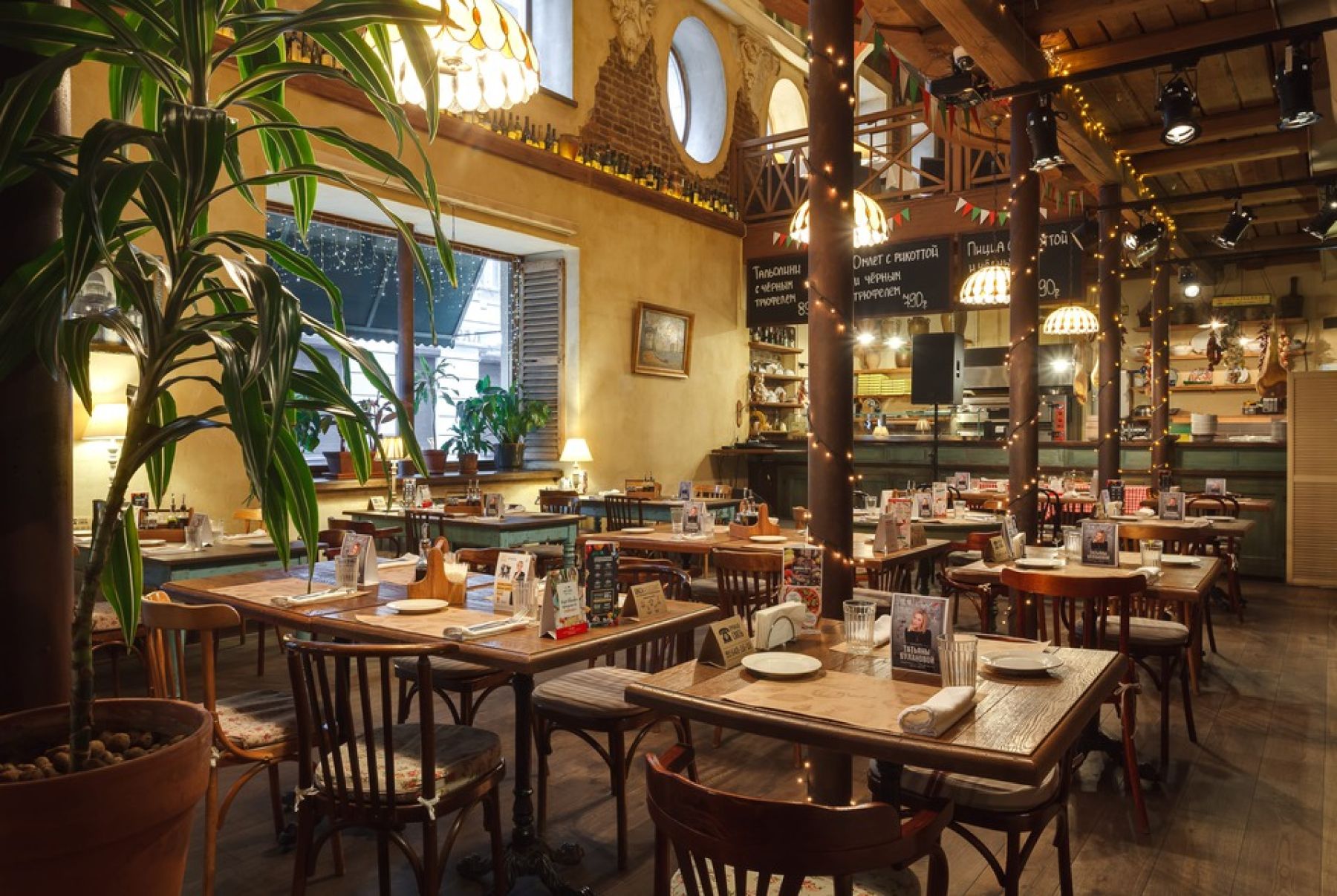 Музыкальное оборудование в ресторане Capuletti