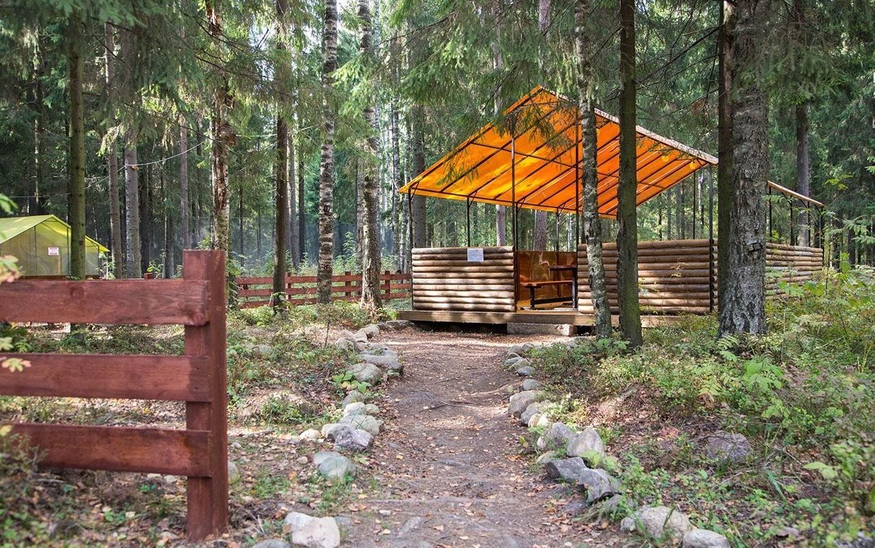 Беседка для отдыха на природе в Санкт-Петербурге