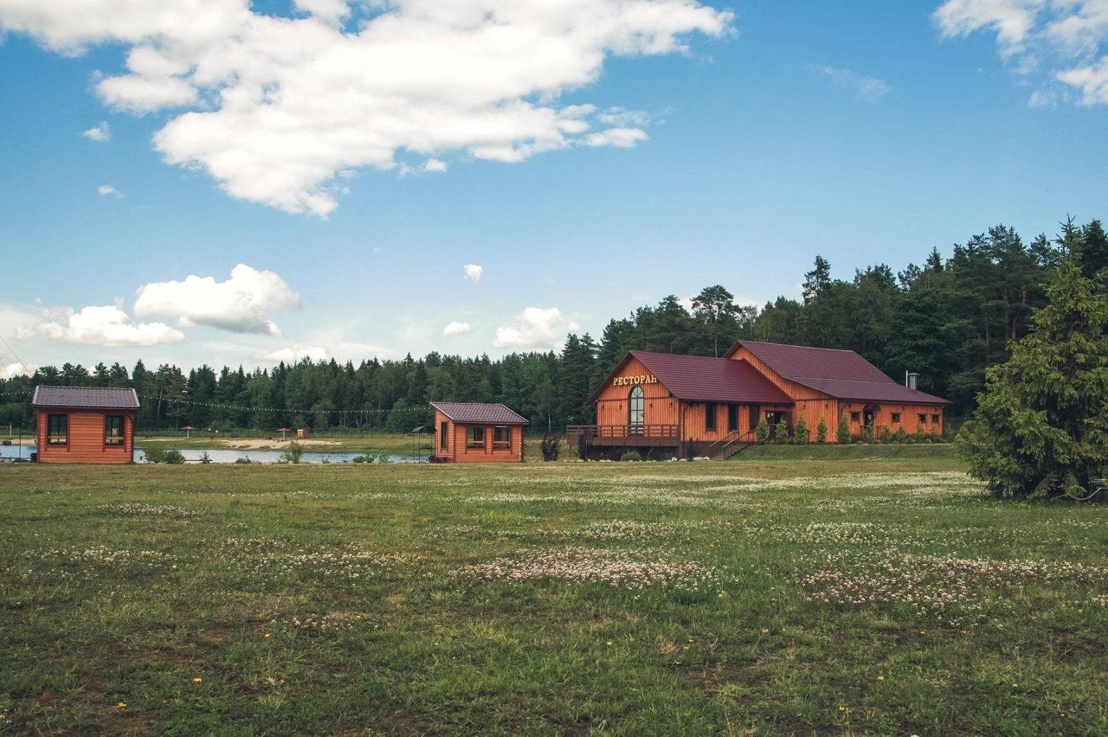 Уютная беседка для мероприятий