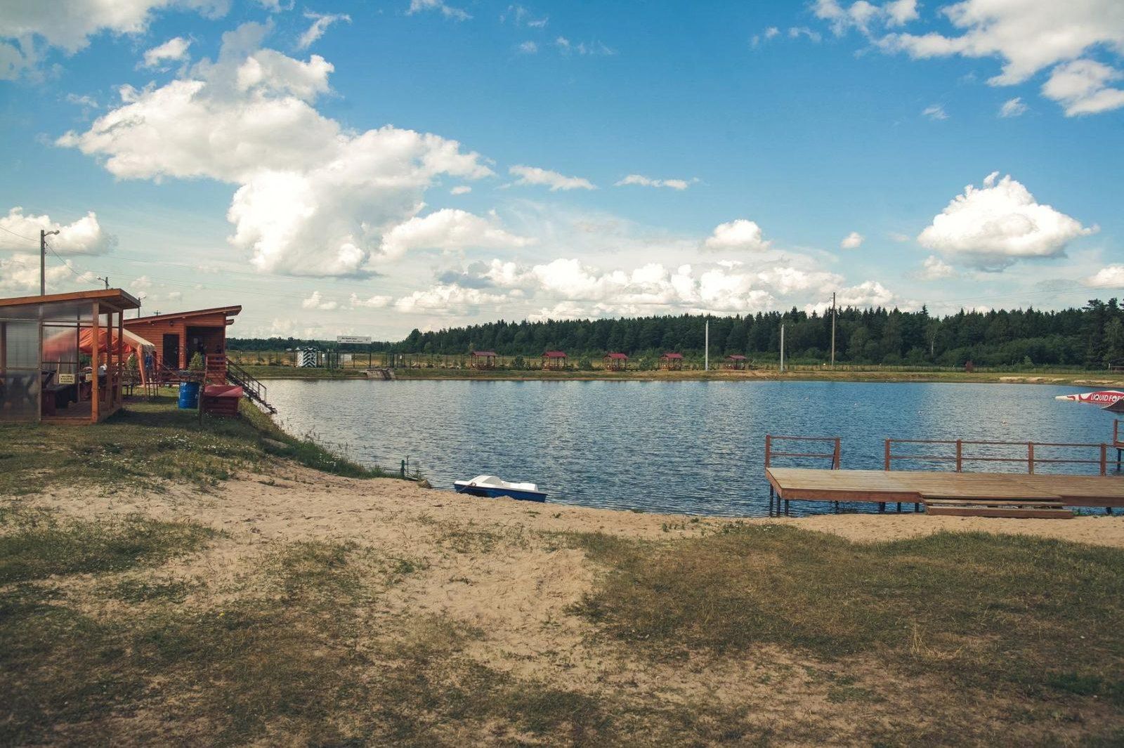Беседка с освещением и детской зоной