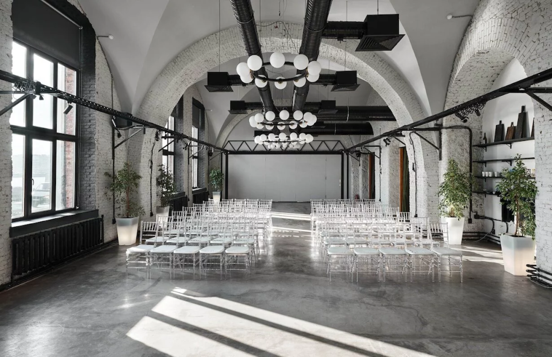 Декор зала в ресторане Grebeshki