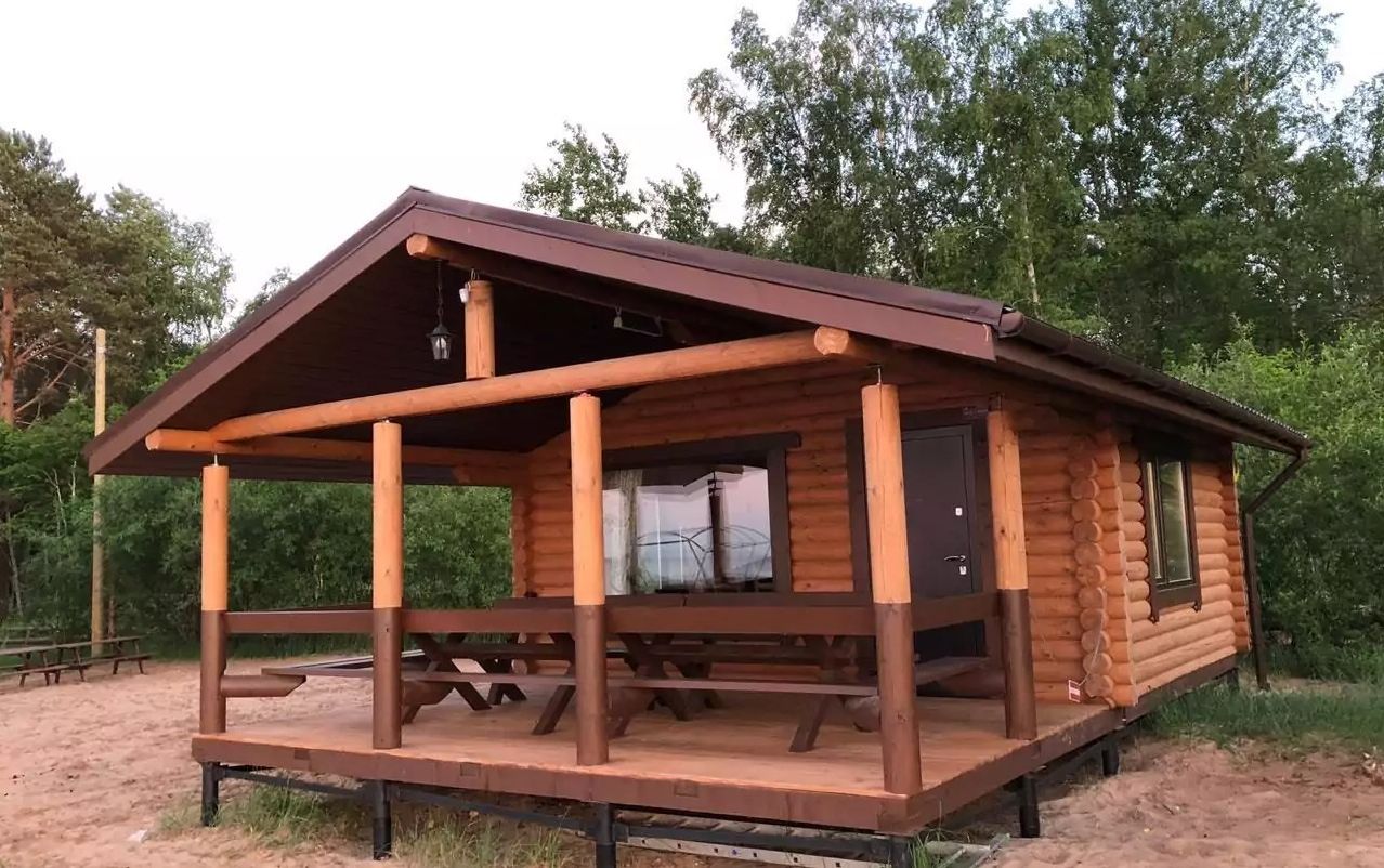 Веранда на берегу Ладожского озера