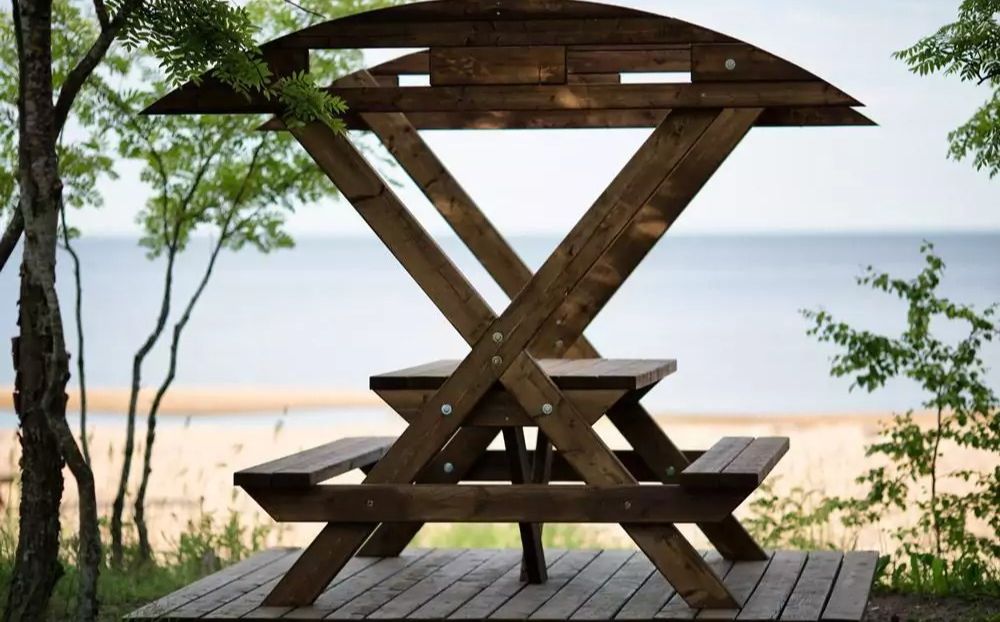 Беседка на берегу Ладожского озера