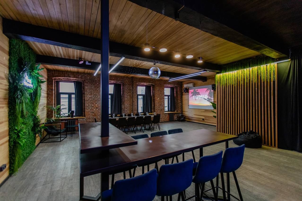 Барная стойка в лофте Brosko Place Eco