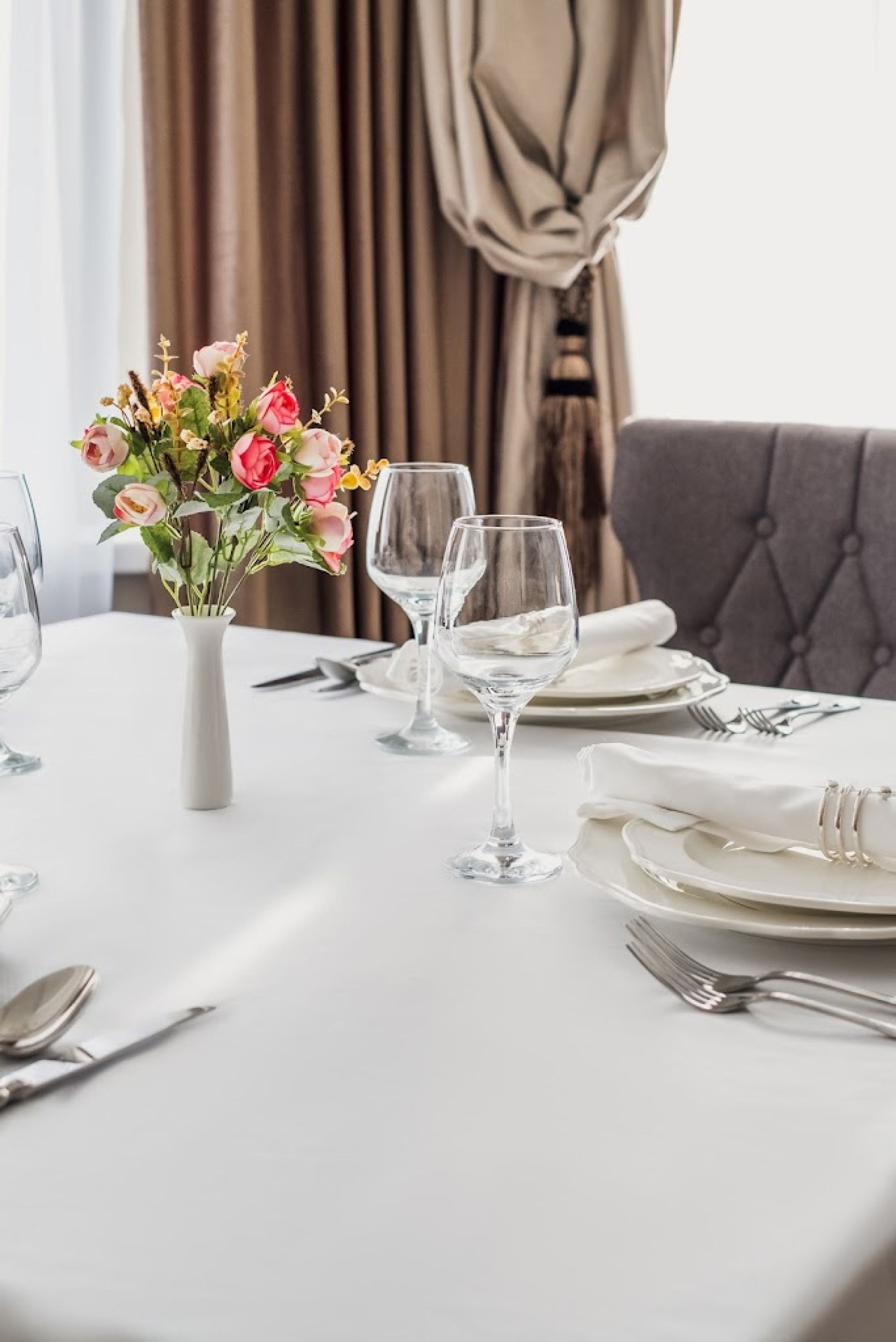 Столовая зона в ресторане "Гудакен"