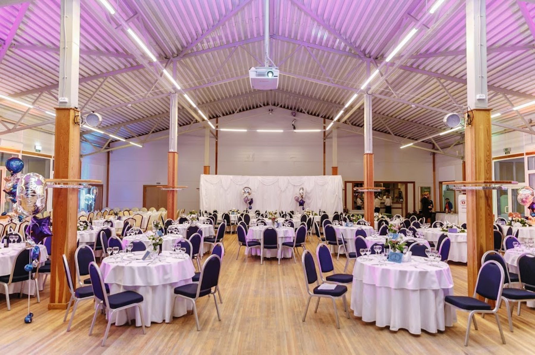 Детская площадка на территории комплекса "Дача"