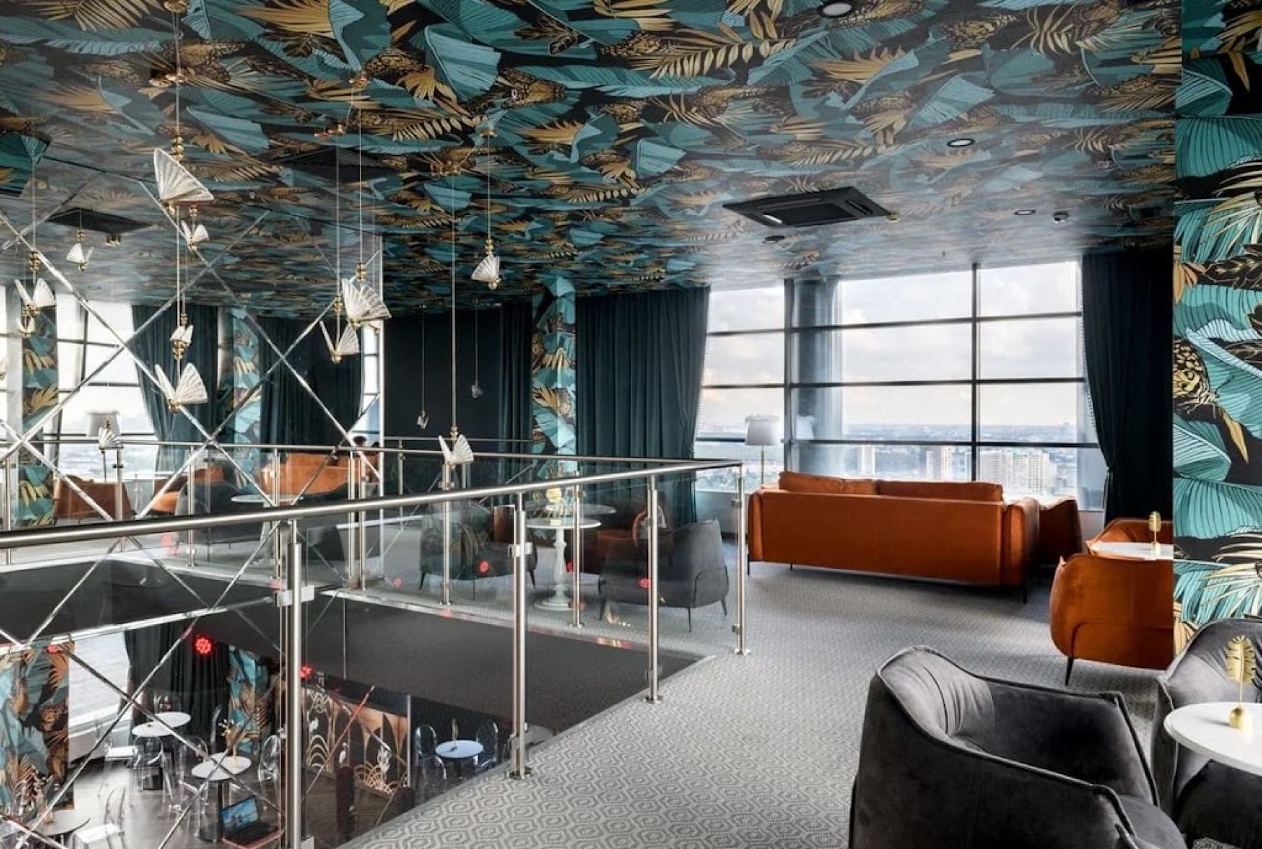 Панорамный вид из зала Gorskiy City Hotel