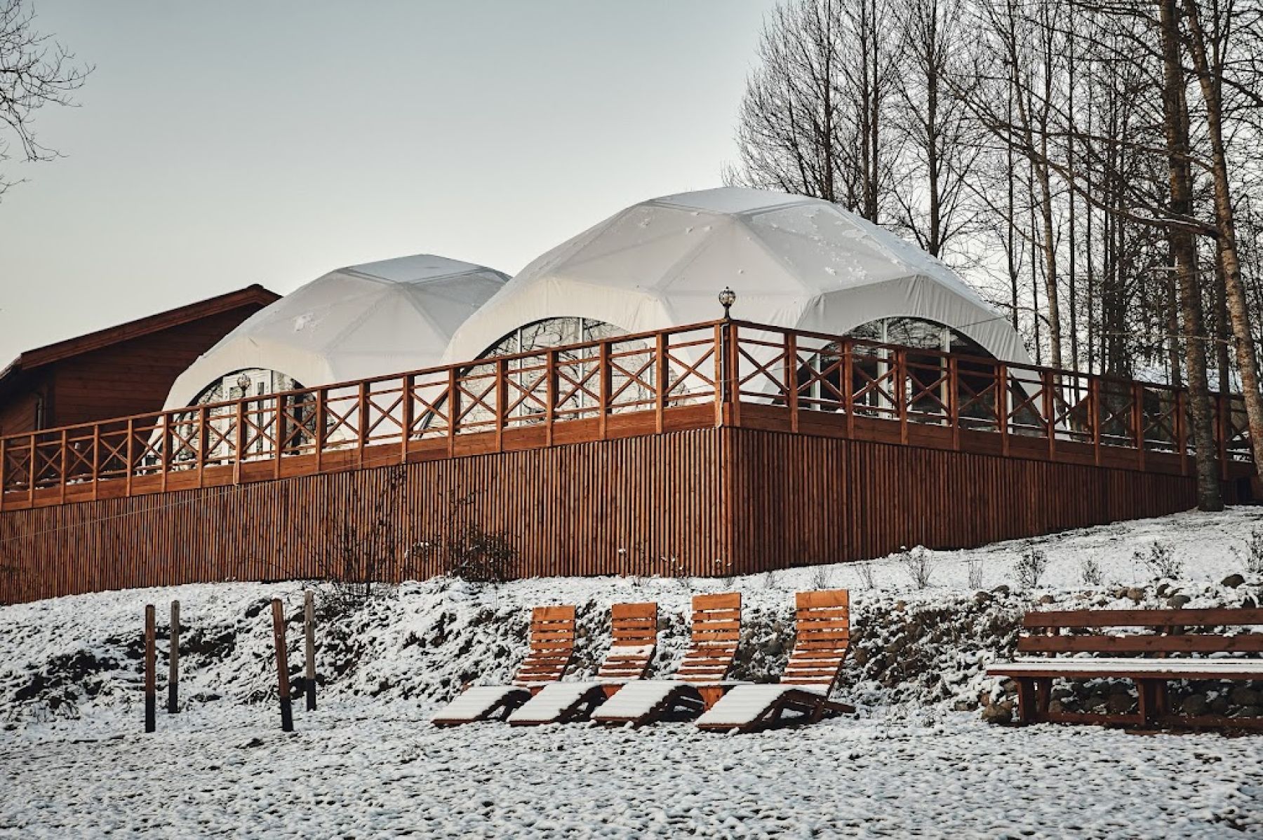 Фейерверк на празднике в загородном комплексе