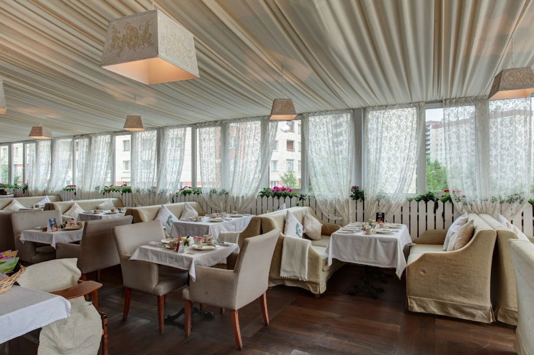 Интерьер ресторана "Плюшкин"