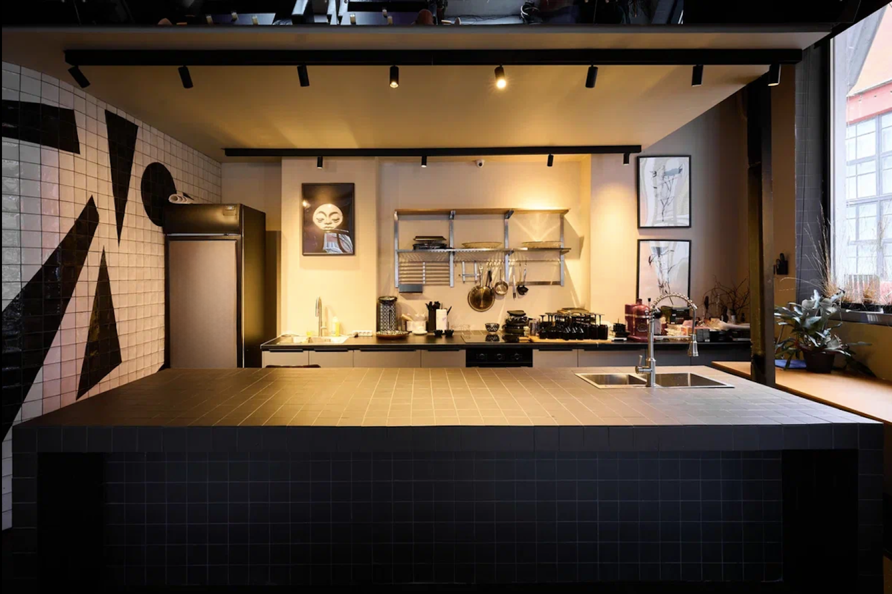 Зона для мероприятий в Омега Лофте