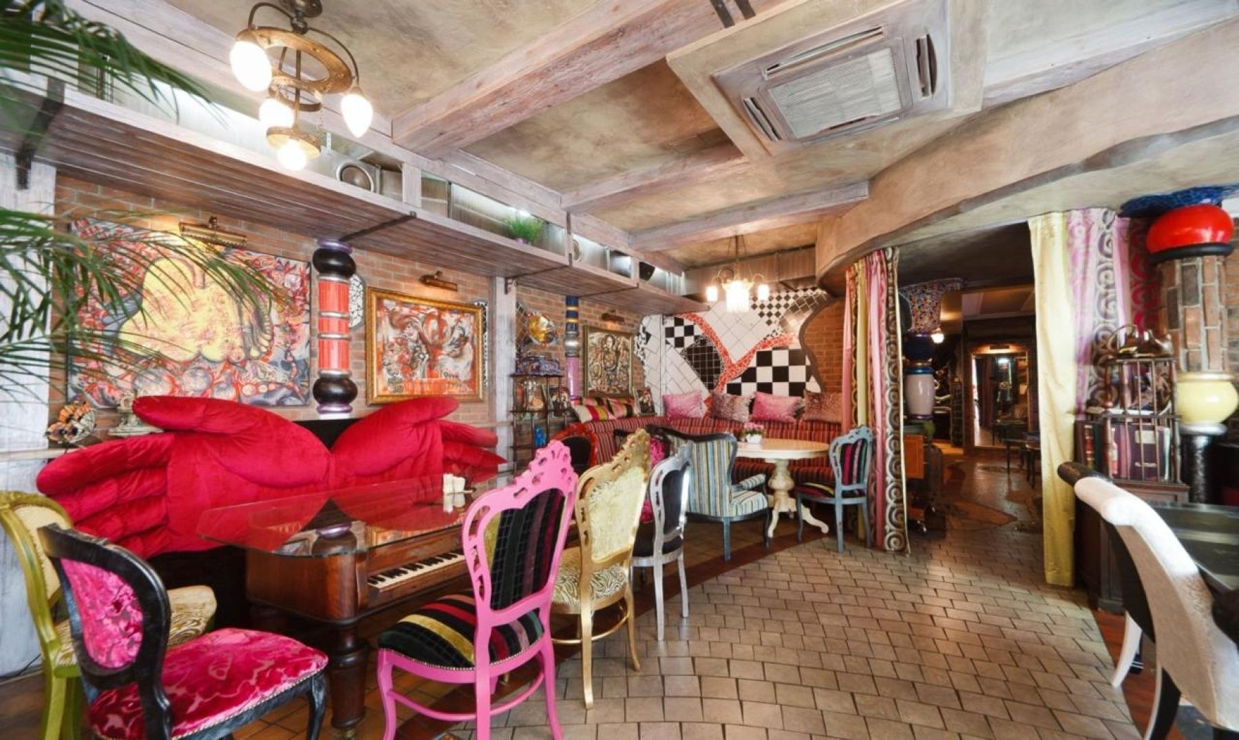 Летняя терраса ресторана Puppen Haus