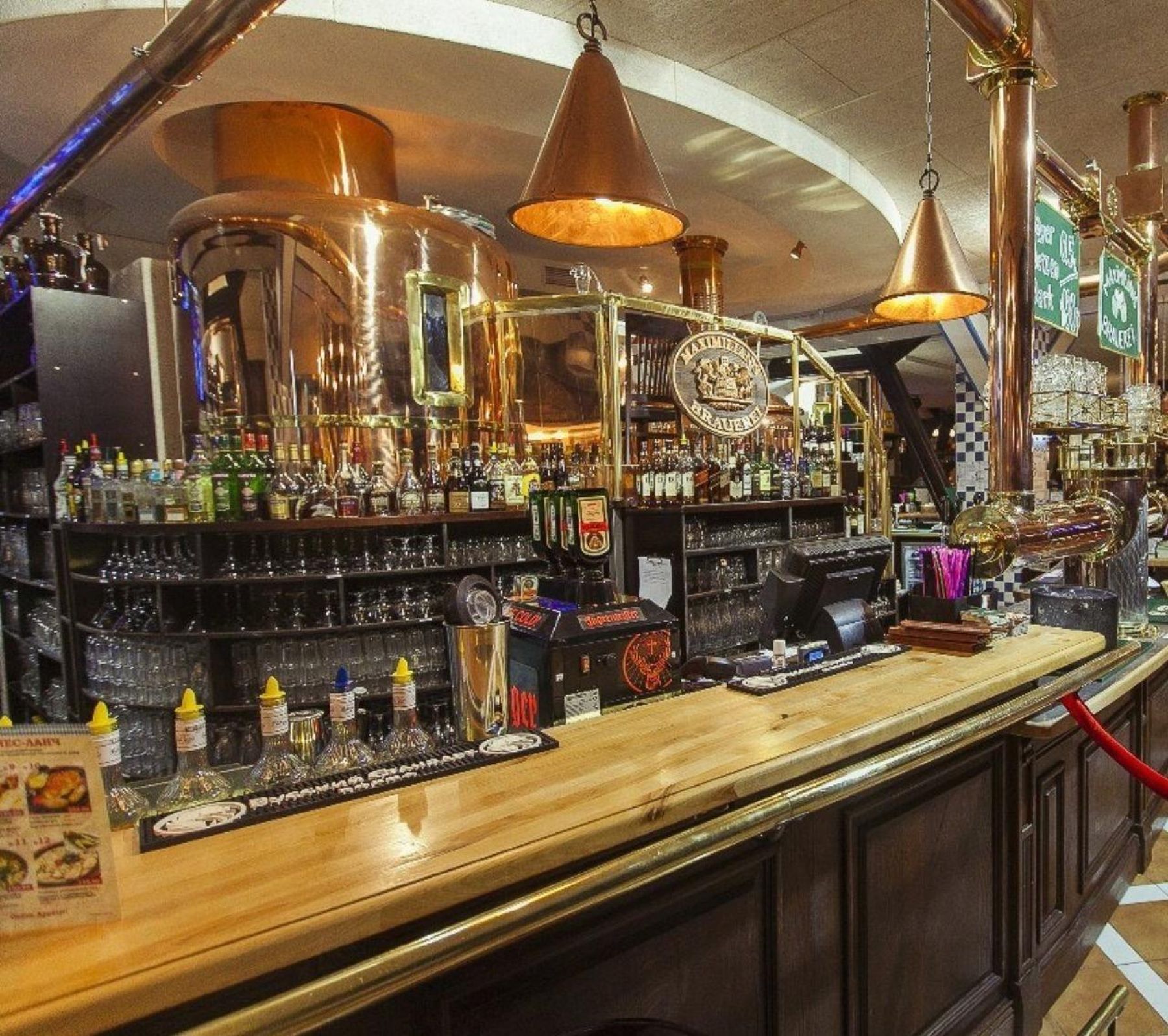 Живая музыка в ресторане Максимилианс