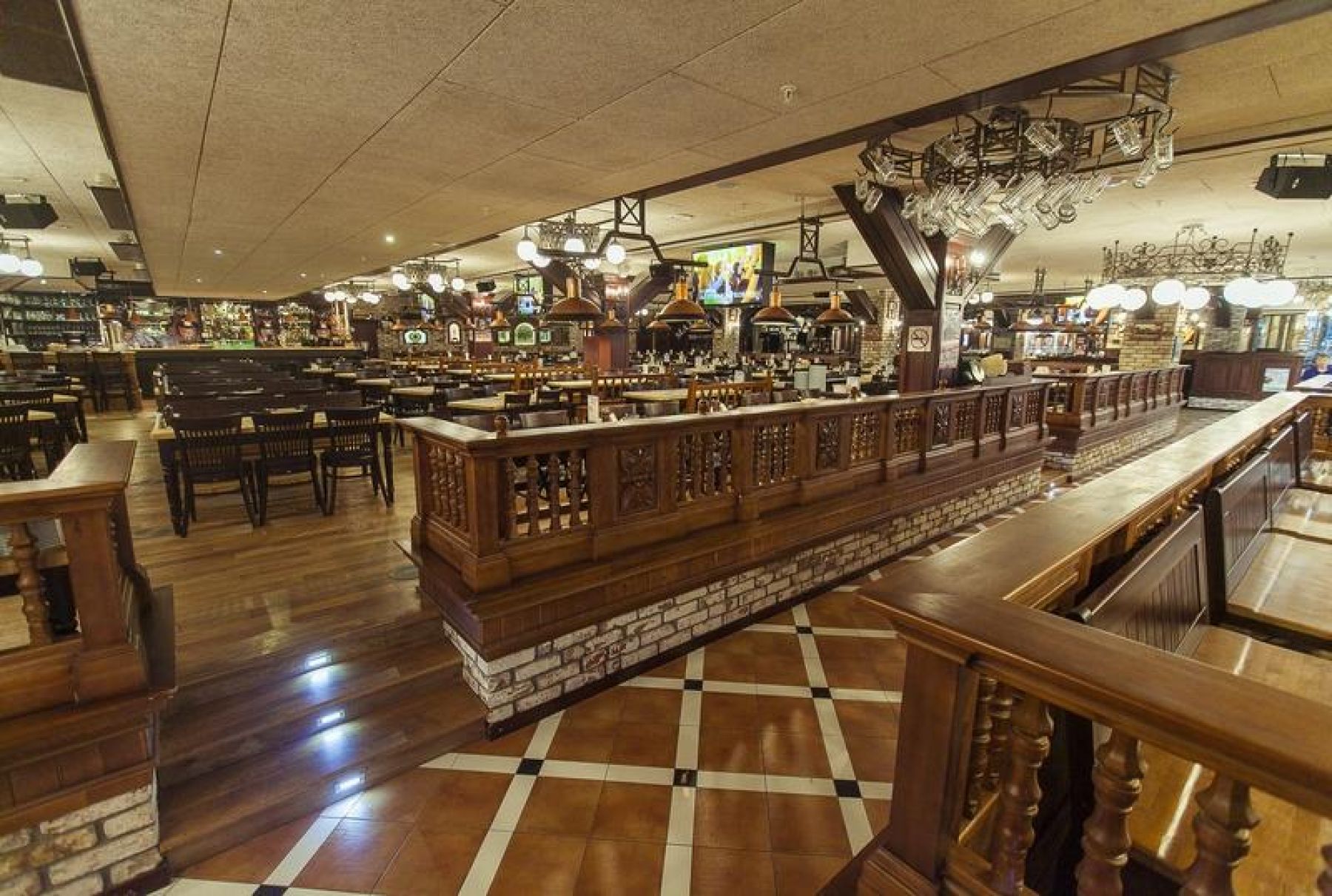 Вечеринка в ресторане Максимилианс