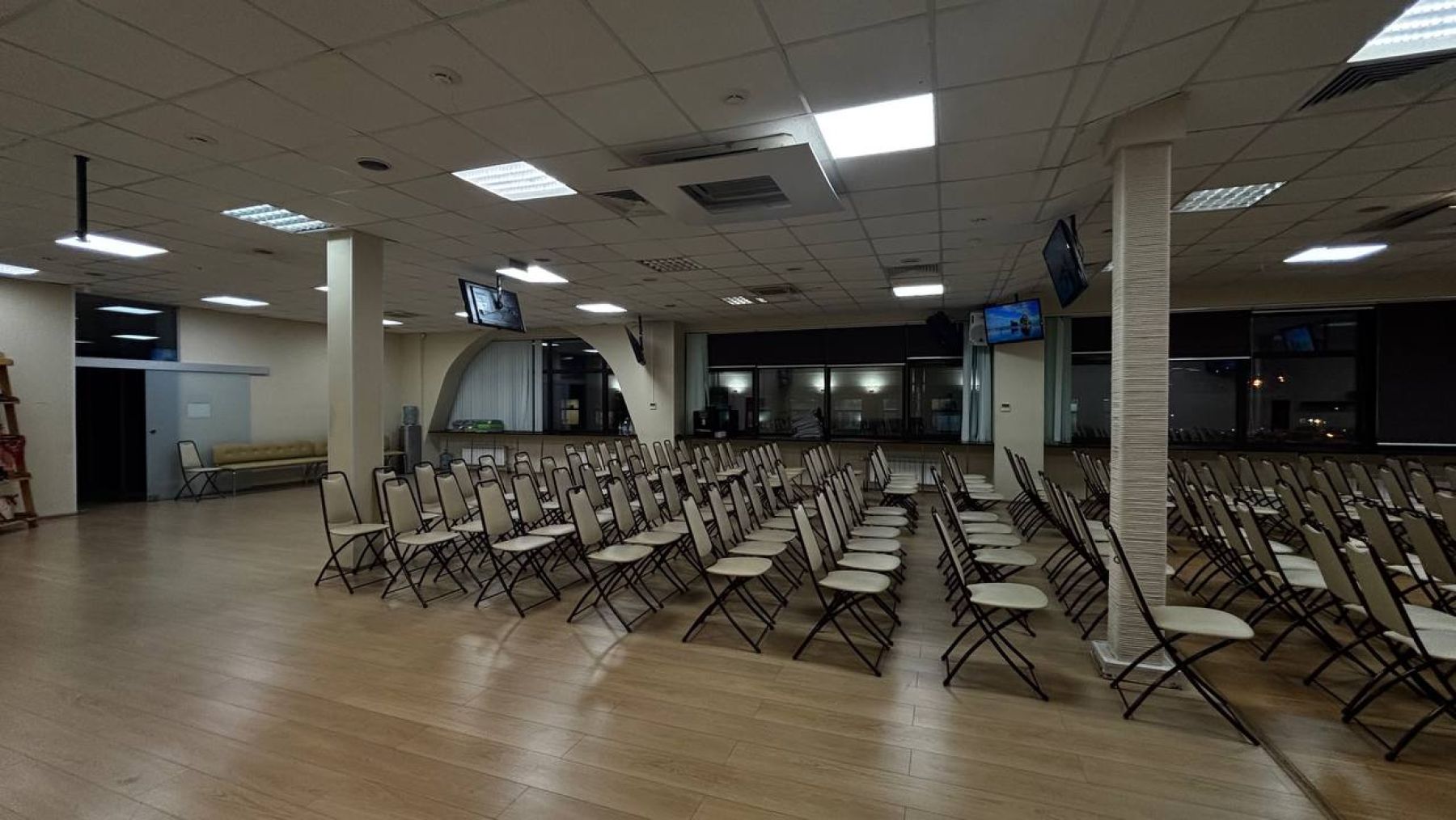 Зал в Академии Кантаты на 200 мест